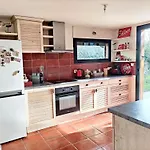 Maison Spacieuse A Avec Jardin Et Barbecue, 125 M². Saint-Selve
