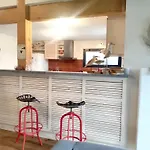 Maison Spacieuse A Avec Jardin Et Barbecue, 125 M².