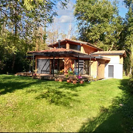 Maison Spacieuse A Avec Jardin Et Barbecue, 125 M². *