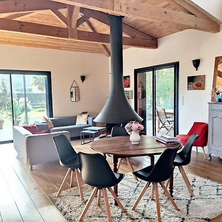 Maison Spacieuse A Avec Jardin Et Barbecue, 125 M². بيت للعطل *