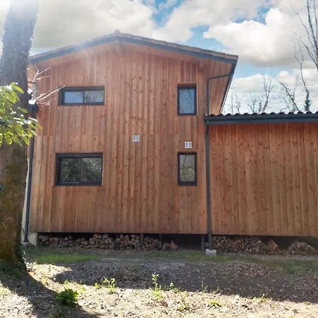 Дом отдыха Maison Spacieuse A Selve Avec Jardin Et Barbecue 125 M² *
