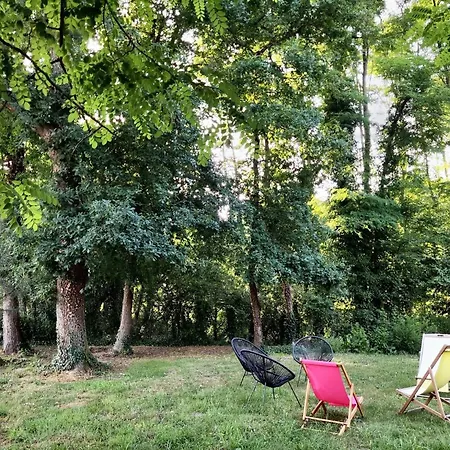 Дом отдыха Maison Spacieuse A Selve Avec Jardin Et Barbecue 125 M² *