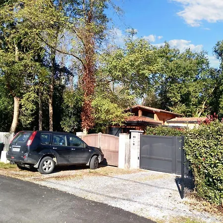 Дом отдыха Maison Spacieuse A Selve Avec Jardin Et Barbecue 125 M² Saint-Selve