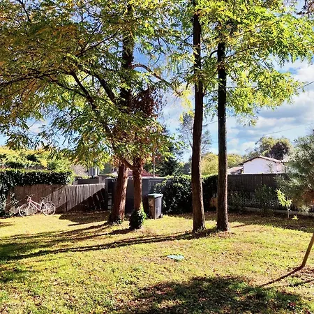 Maison Spacieuse A Avec Jardin Et Barbecue, 125 M². *