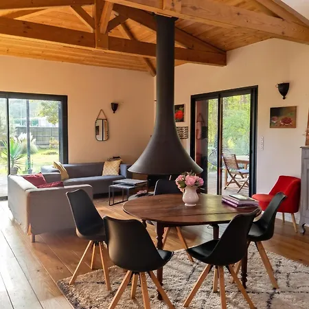 Holiday home Maison Spacieuse A Avec Jardin Et Barbecue, 125 M². *