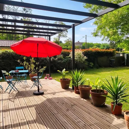 Maison Spacieuse A Avec Jardin Et Barbecue, 125 M². *