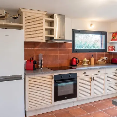 Maison Spacieuse A Avec Jardin Et Barbecue, 125 M². Holiday home Saint-Selve