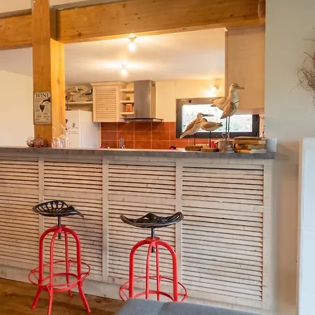 Maison Spacieuse A Avec Jardin Et Barbecue, 125 M².