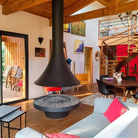 Casa vacanze Maison Spacieuse à Avec Jardin Et Barbecue, 125 M². *