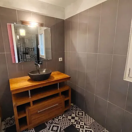 Maison Spacieuse A Avec Jardin Et Barbecue, 125 M².