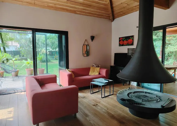 בית נופש Maison Spacieuse A Avec Jardin Et Barbecue, 125 M².