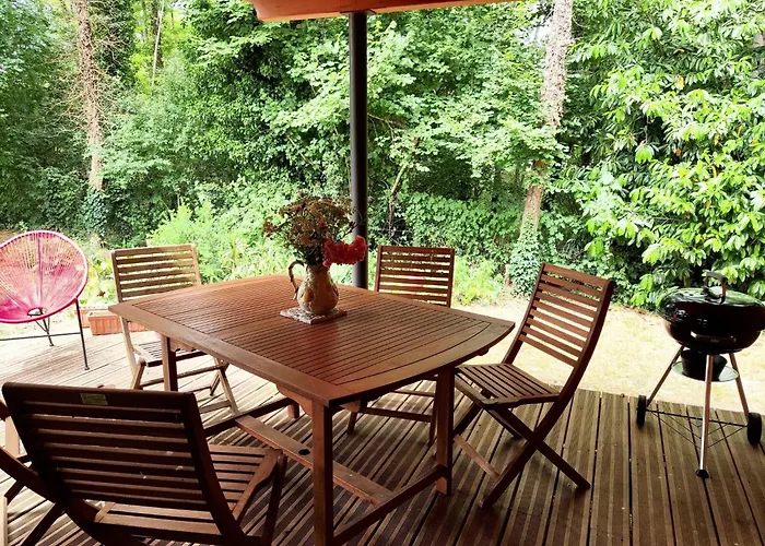 Maison Spacieuse A Avec Jardin Et Barbecue, 125 M². בית נופש Saint-Selve