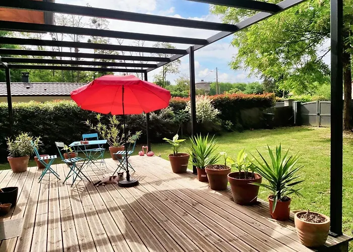 Maison Spacieuse A Avec Jardin Et Barbecue, 125 M². Saint-Selve