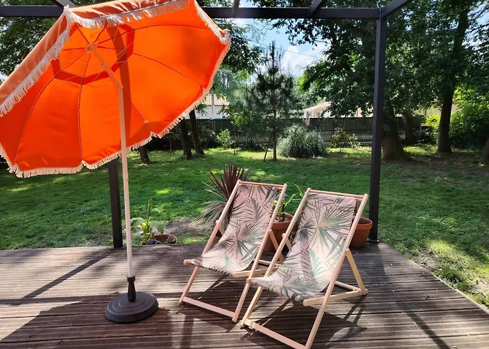 Maison Spacieuse A Avec Jardin Et Barbecue, 125 M². בית נופש Saint-Selve